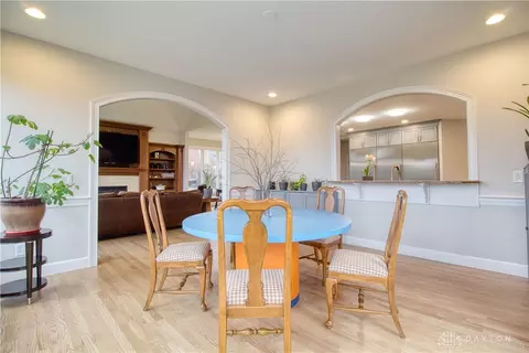 Dining - 7760 Ingrams Ridge Dr, Cincinnati, OH 45244 photo 9 of 10