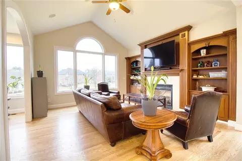 Living - 7760 Ingrams Ridge Dr, Cincinnati, OH 45244 photo 2 of 3