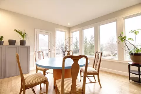 Dining - 7760 Ingrams Ridge Dr, Cincinnati, OH 45244 photo 8 of 10