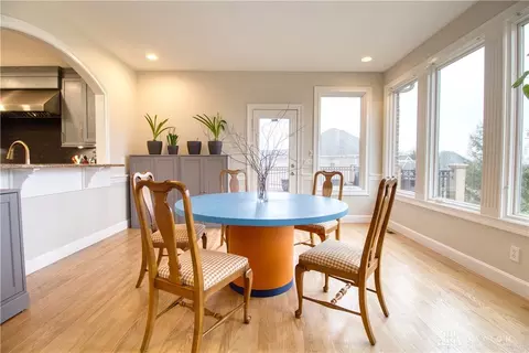 Dining - 7760 Ingrams Ridge Dr, Cincinnati, OH 45244 photo 10 of 10