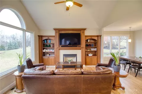 Living - 7760 Ingrams Ridge Dr, Cincinnati, OH 45244 photo 3 of 3
