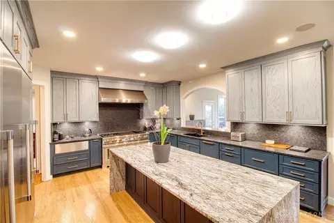 Kitchen - 7760 Ingrams Ridge Dr, Cincinnati, OH 45244 photo 6 of 7