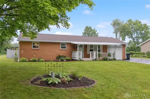 3630 Ruby Dr, New Carlisle, OH 45344 photo 2