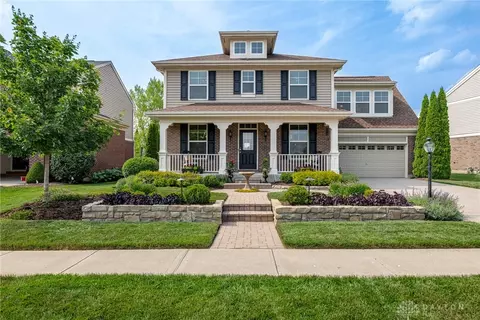 370 Clearsprings Dr, Springboro, OH 45066