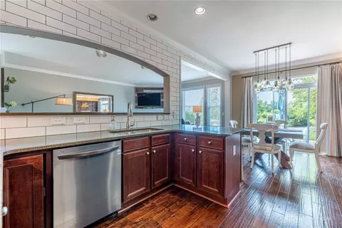 Kitchen - 370 Clearsprings Dr, Springboro, OH 45066 photo 3 of 6