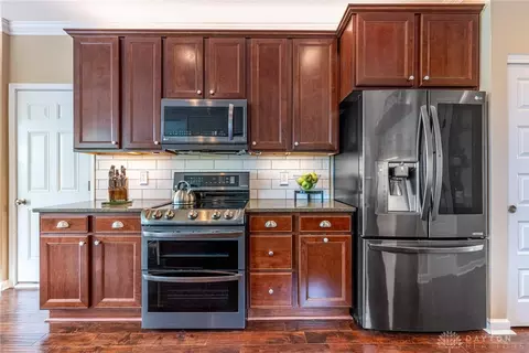 Kitchen - 370 Clearsprings Dr, Springboro, OH 45066 photo 5 of 6