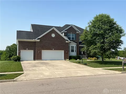 1216 Freedom Pt, Beavercreek, OH 45434