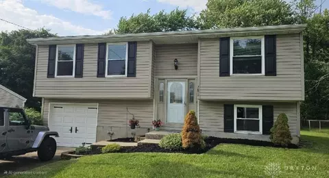 2800 Greenbrook Ln, Colerain Twp, OH 45251