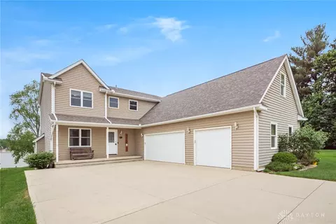 1380 E Choctaw Dr, London, OH 43140