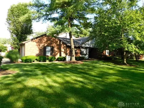 311 Bedford Glen Ln #35, Springdale, OH 45246