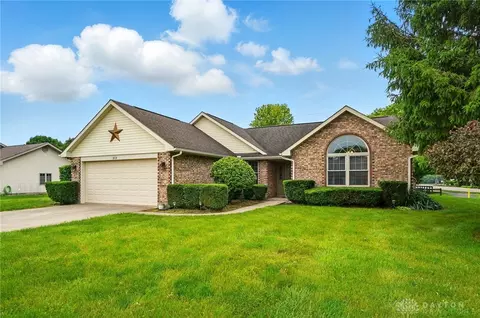 865 Willow Creek Way, Troy, OH 45373