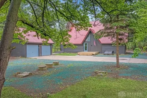 5565 Short Rd, New Carlisle, OH 45344