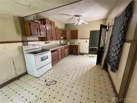 Kitchen - 1513 Lexington Ave, Springfield, OH 45505 photo 1 of 1