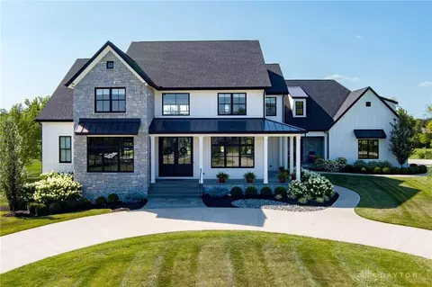 8086 Country Brook Ct, Springboro, OH 45066