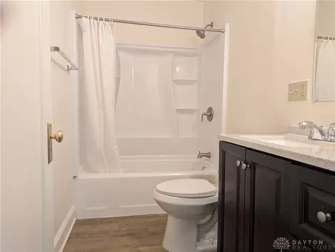 Bath - 1565 Fulton Ave, Springfield, OH 45505 photo 1 of 1
