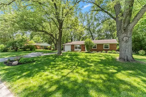 2630 Vineland Trl, Beavercreek, OH 45430