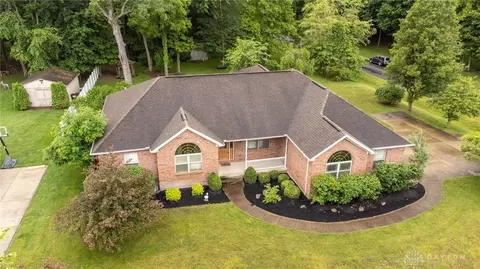 9062 Adam Ln, Waynesville, OH 45068