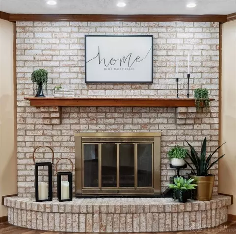 560 Roselake Dr, Centerville, OH 45458 photo 9