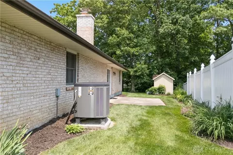 560 Roselake Dr, Centerville, OH 45458 photo 27