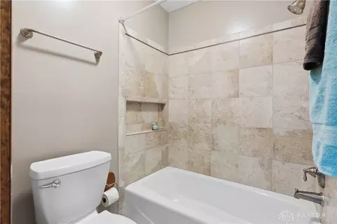 560 Roselake Dr, Centerville, OH 45458 photo 12