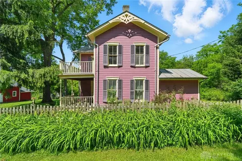 8525 Dog Leg Rd, Dayton, OH 45414