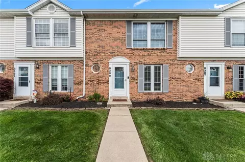 8389 Hawks Nest Ct, Dayton, OH 45458