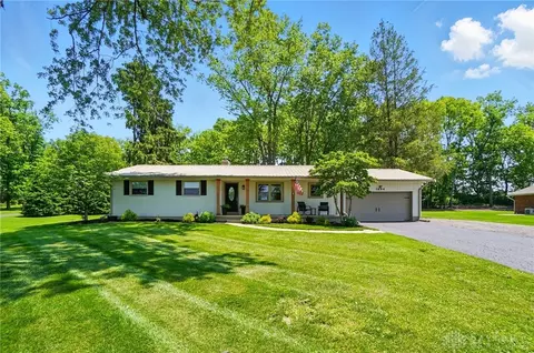 1694 Drake Rd, Lebanon, OH 45036