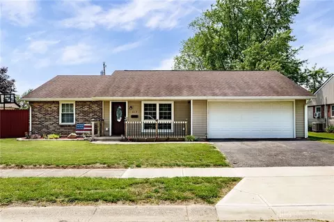 613 Spinning Rd, New Carlisle, OH 45344