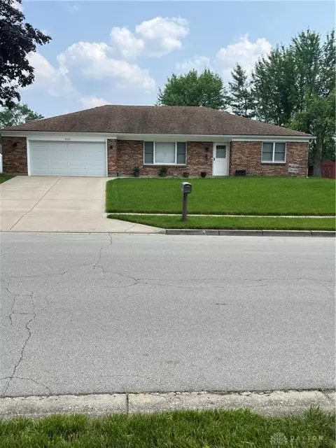 4220 Pleasanton Rd, Englewood, OH 45322