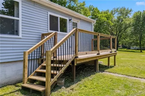 Exterior - 119 1st St, Waynesville, OH 45068 photo 4 of 6