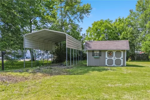 Exterior - 119 1st St, Waynesville, OH 45068 photo 2 of 6