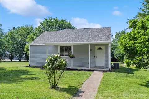 119 1st St, Waynesville, OH 45068