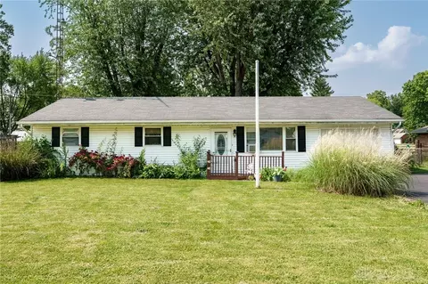 3726 Shawnee Trl, Jamestown, OH 45335