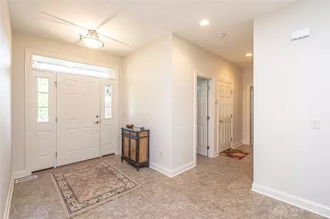 884 Eagle Run Dr, Dayton, OH 45458 photo 5