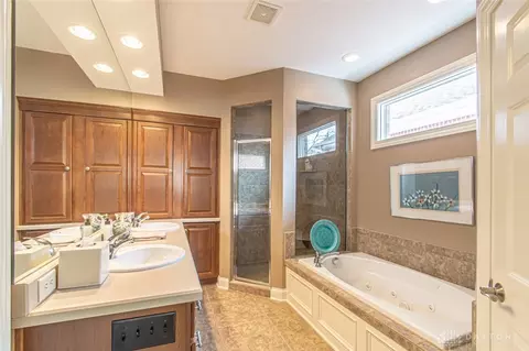 884 Eagle Run Dr, Dayton, OH 45458 photo 28