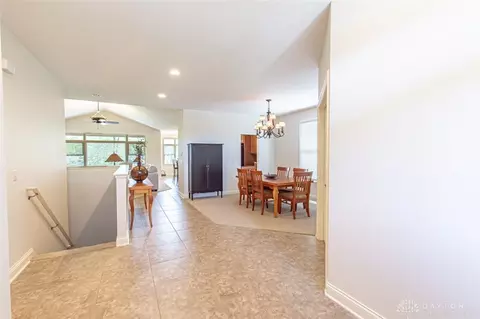 884 Eagle Run Dr, Dayton, OH 45458 photo 4