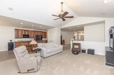 884 Eagle Run Dr, Dayton, OH 45458 photo 13