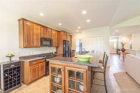 884 Eagle Run Dr, Dayton, OH 45458 photo 18