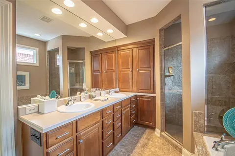 884 Eagle Run Dr, Dayton, OH 45458 photo 29