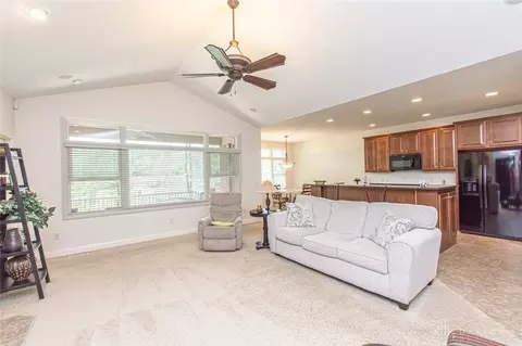 884 Eagle Run Dr, Dayton, OH 45458 photo 14