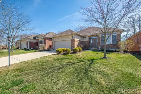 884 Eagle Run Dr, Dayton, OH 45458