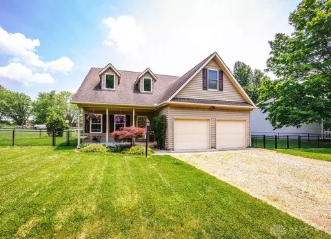 186 Hatchet Dr, Eaton, OH 45320