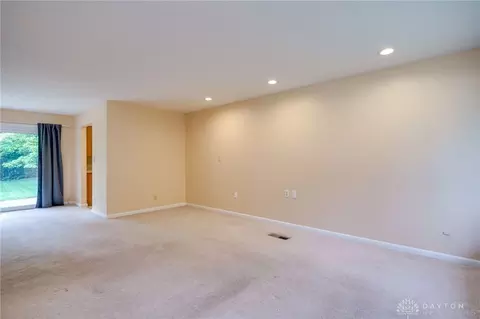 Living - 4424 Appleton Pl, Kettering, OH 45440 photo 4 of 4
