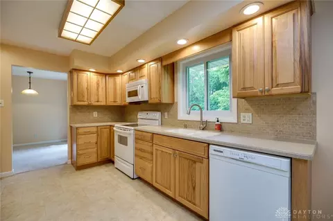 Kitchen - 4424 Appleton Pl, Kettering, OH 45440 photo 2 of 3