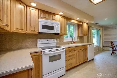 Kitchen - 4424 Appleton Pl, Kettering, OH 45440 photo 1 of 3