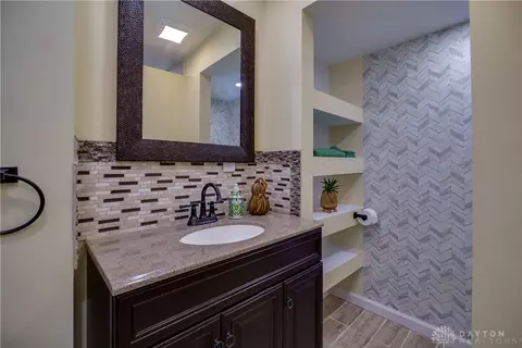 Bath - 10139 Kindle Dr, Washington Township, OH 45458 photo 6 of 8