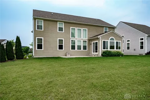 Exterior - 10139 Kindle Dr, Washington Township, OH 45458 photo 6 of 9
