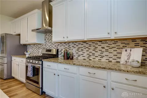 Kitchen - 10139 Kindle Dr, Washington Township, OH 45458 photo 6 of 6
