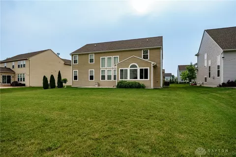 Exterior - 10139 Kindle Dr, Washington Township, OH 45458 photo 8 of 9