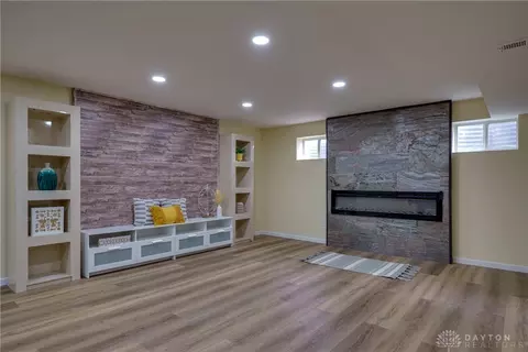Living - 10139 Kindle Dr, Washington Township, OH 45458 photo 9 of 9